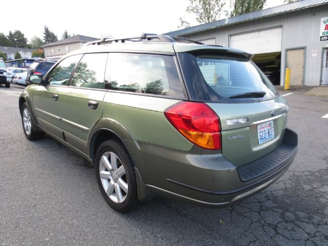 Subaru Outback 2006 photo 2