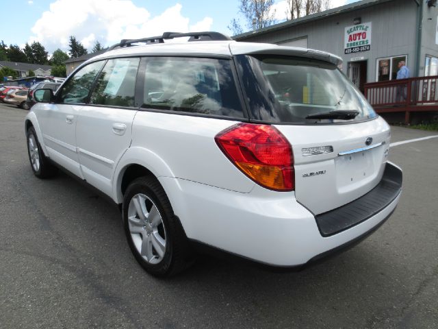 Subaru Outback 2006 photo 2