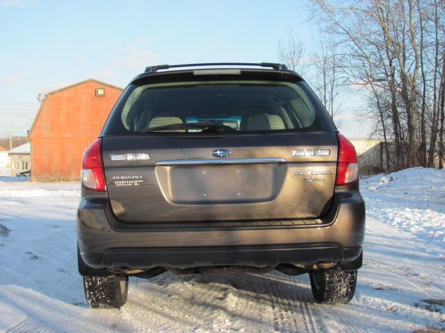 Subaru Outback 2008 photo 2