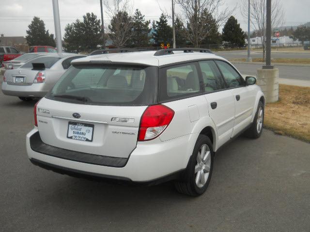 Subaru Outback 2008 photo 2