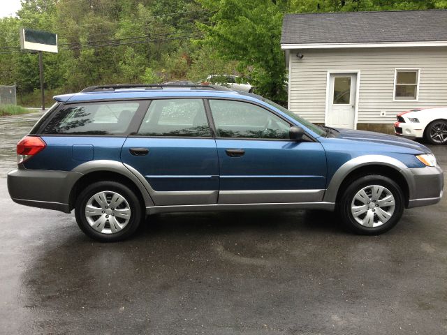 Subaru Outback Base SUV