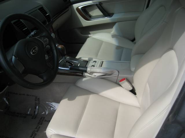 Subaru Outback 2008 photo 4