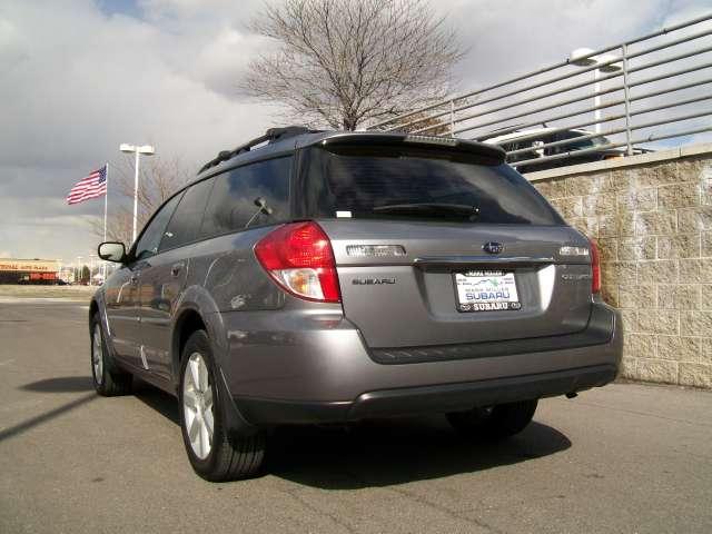 Subaru Outback 2008 photo 4