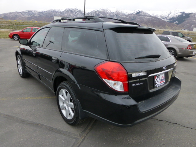 Subaru Outback 2009 photo 2