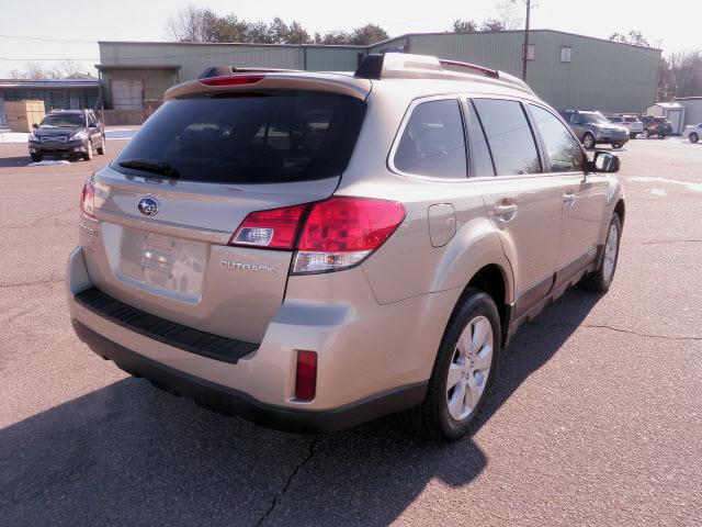 Subaru Outback 2010 photo 3