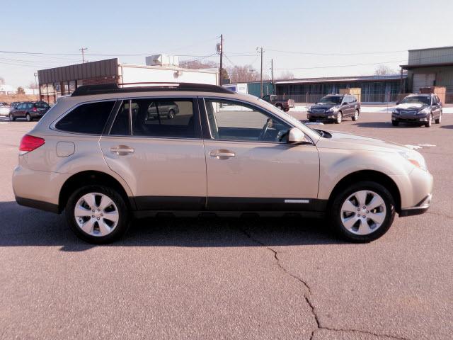 Subaru Outback 2010 photo 4