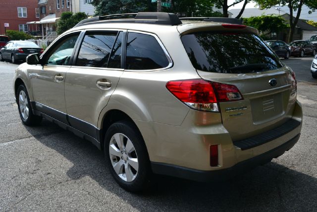 Subaru Outback 2010 photo 4