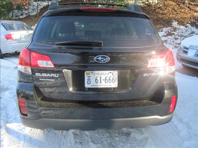 Subaru Outback 2010 photo 1