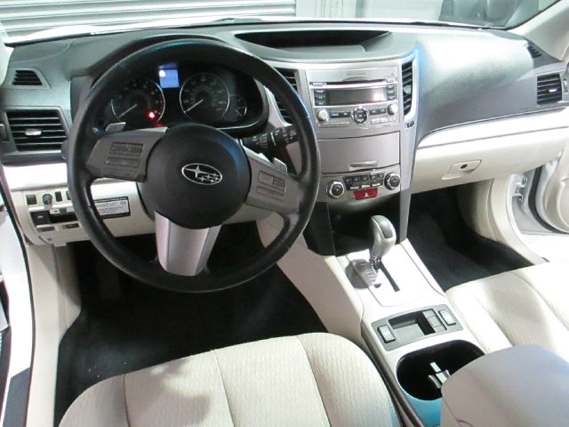 Subaru Outback 2010 photo 1