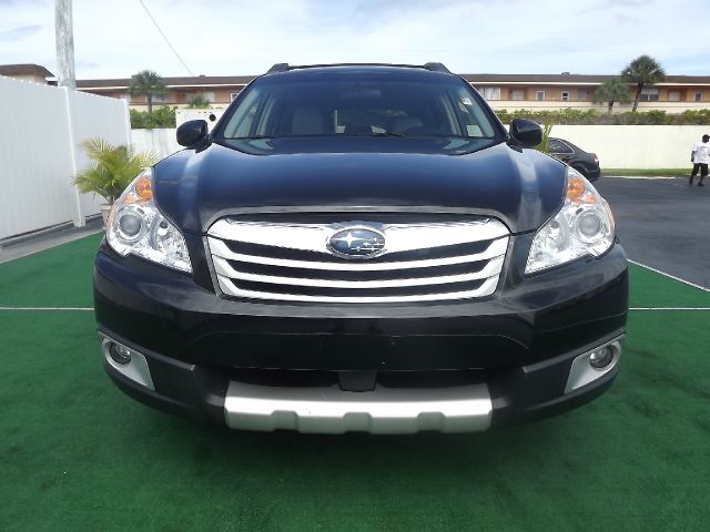 Subaru Outback 2010 photo 2