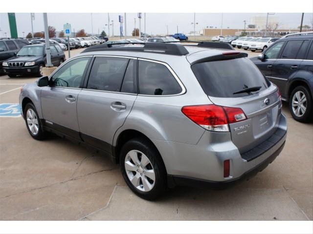 Subaru Outback 2010 photo 3