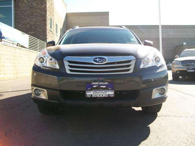 Subaru Outback 2010 photo 1