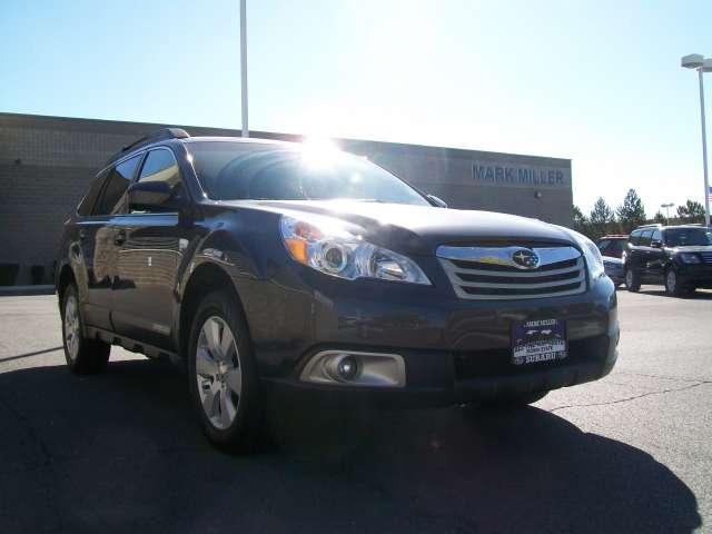 Subaru Outback 2010 photo 2