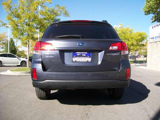 Subaru Outback 2010 photo 4