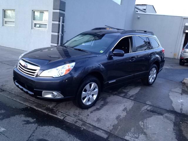 Subaru Outback 2011 photo 2