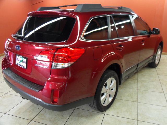 Subaru Outback 2011 photo 3