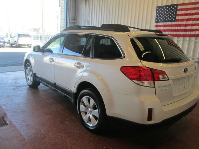 Subaru Outback 2011 photo 3