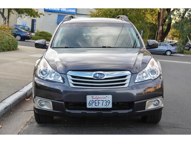 Subaru Outback 2011 photo 3