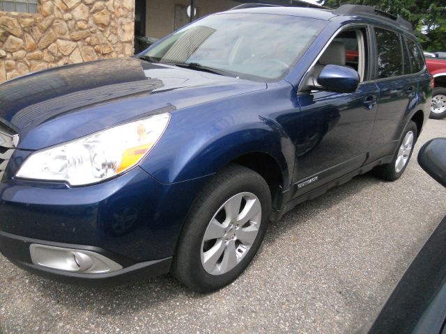 Subaru Outback 2011 photo 2