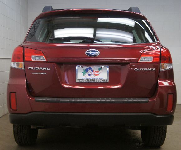 Subaru Outback 2011 photo 2