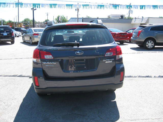 Subaru Outback 2011 photo 8