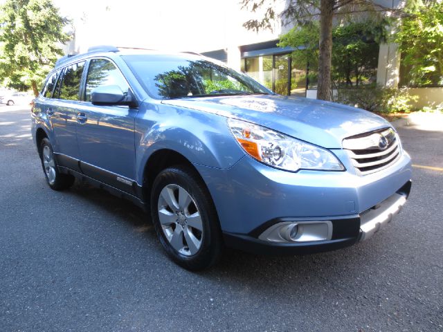 Subaru Outback 2011 photo 2