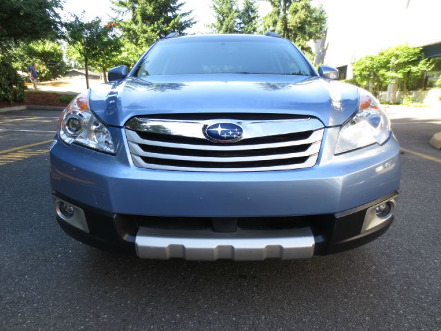 Subaru Outback 2011 photo 3