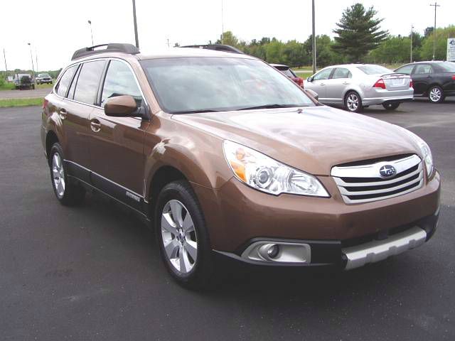 Subaru Outback 2011 photo 2