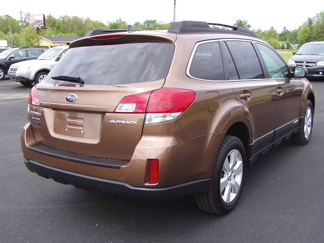 Subaru Outback 2011 photo 22