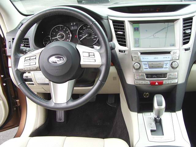 Subaru Outback 2011 photo 3