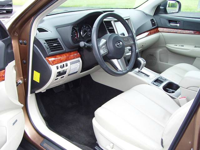 Subaru Outback 2011 photo 4