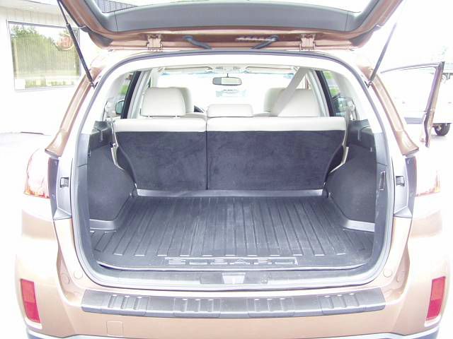 Subaru Outback 2011 photo 9