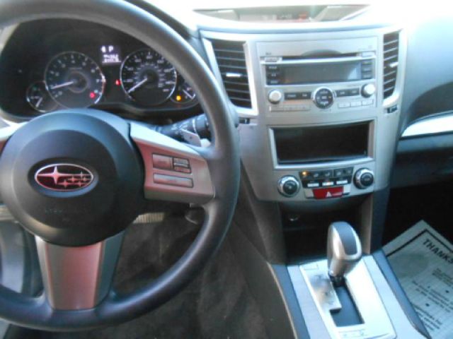 Subaru Outback 2011 photo 1