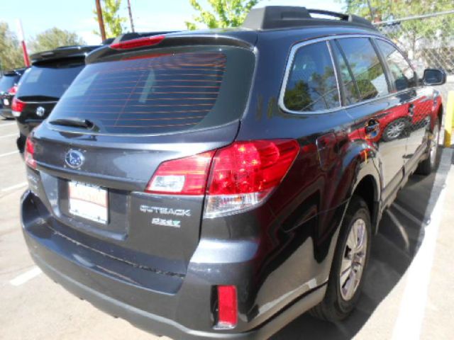 Subaru Outback 2011 photo 3