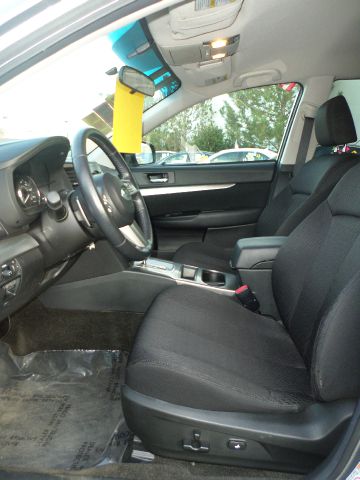 Subaru Outback 2011 photo 3