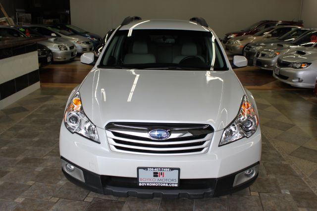 Subaru Outback 2011 photo 4