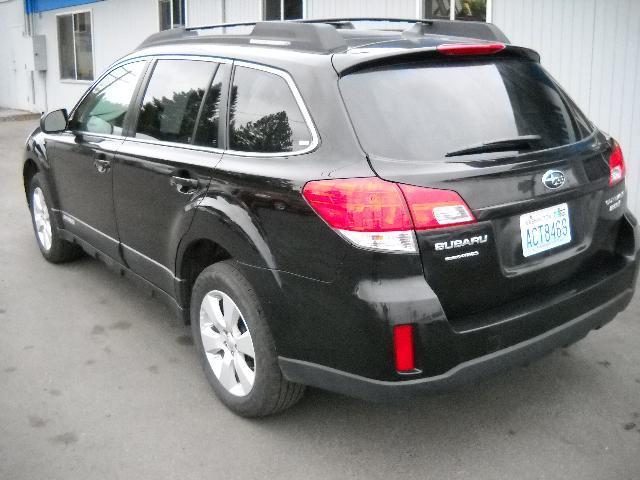 Subaru Outback 2011 photo 2