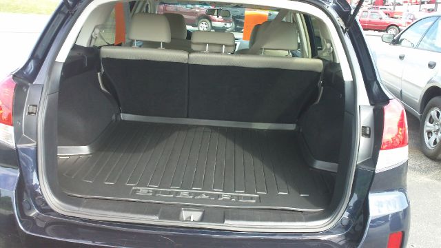 Subaru Outback 2012 photo 10