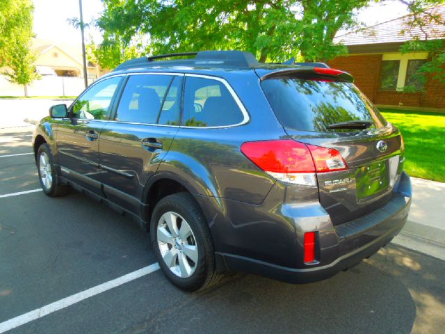 Subaru Outback 2012 photo 1