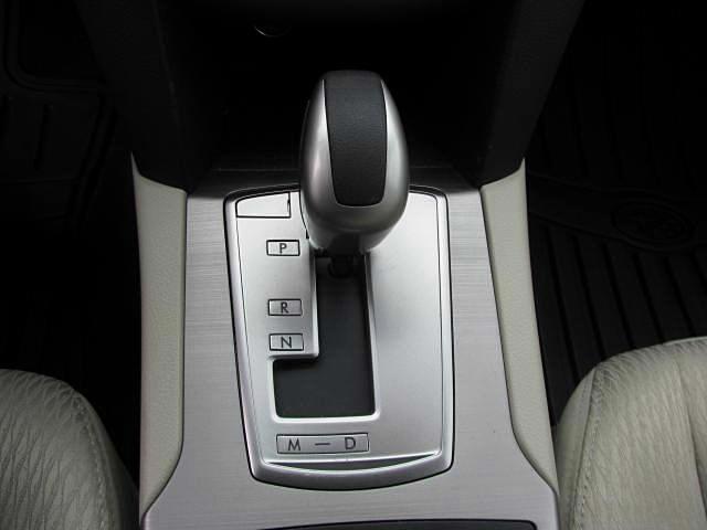 Subaru Outback 2012 photo 10