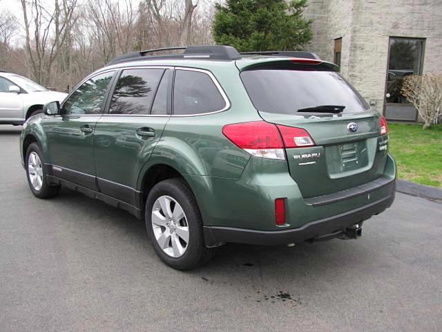 Subaru Outback 2012 photo 17