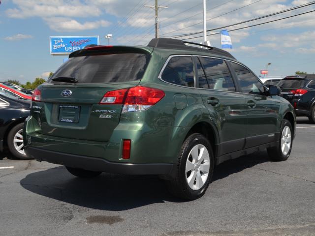 Subaru Outback 2012 photo 2