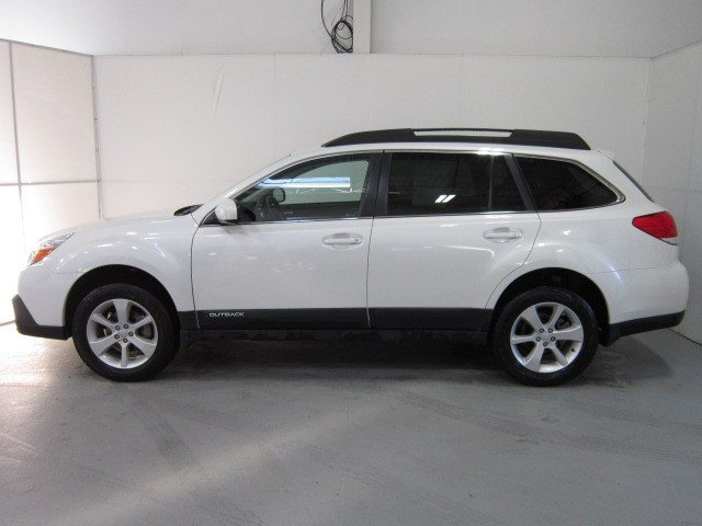 Subaru Outback 2013 photo 2