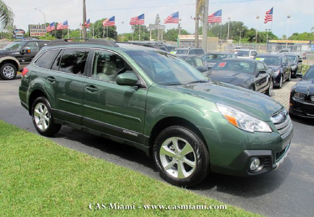 Subaru Outback 2013 photo 0