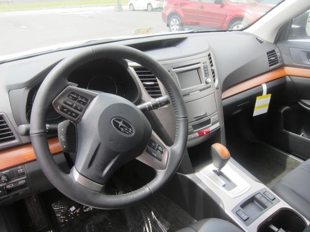 Subaru Outback 2013 photo 1