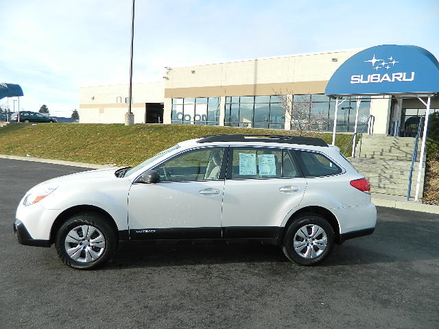 Subaru Outback 2013 photo 1