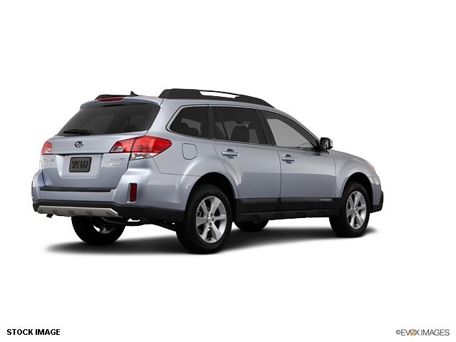 Subaru Outback 2013 photo 1