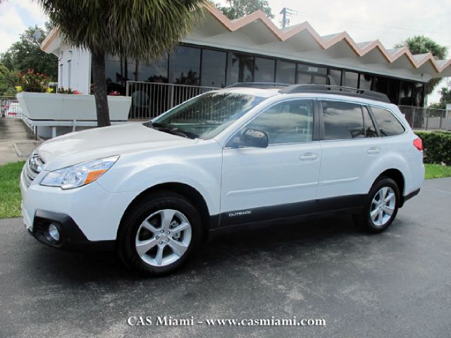 Subaru Outback 2013 photo 1