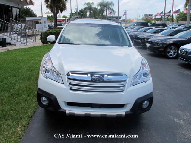 Subaru Outback 2013 photo 2