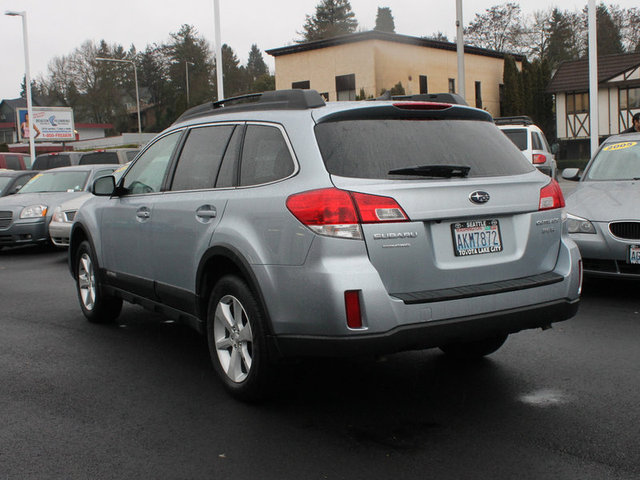 Subaru Outback 2013 photo 3